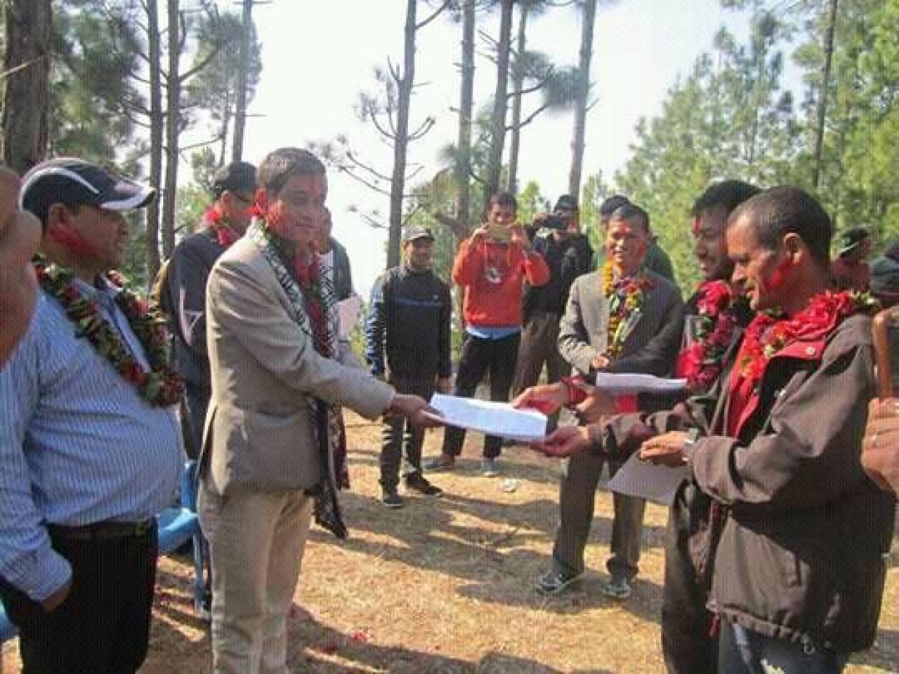 २५ वर्षपछि यसरी समाधान भयो डोटीका दुई सामुदायिक वन बीचको विवाद